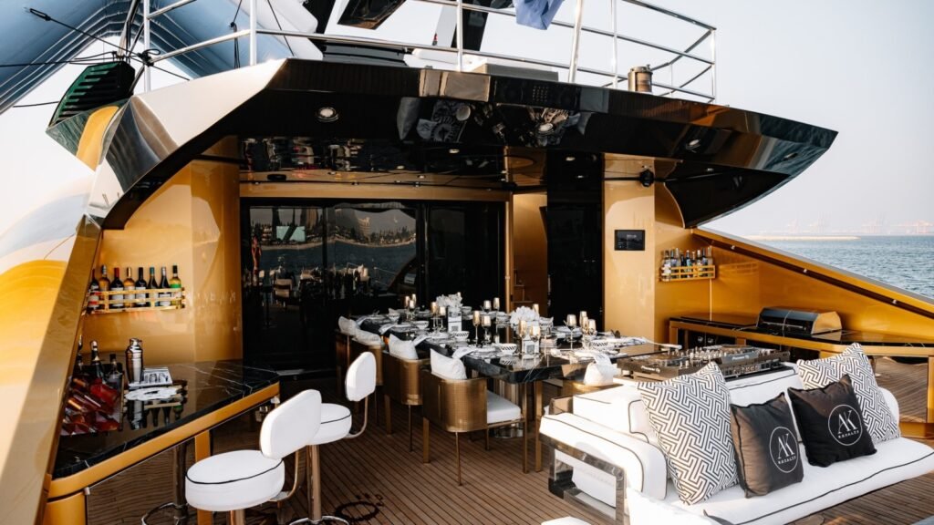 Main deck aft