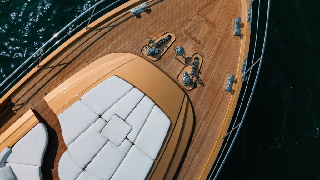 Main deck forward seating