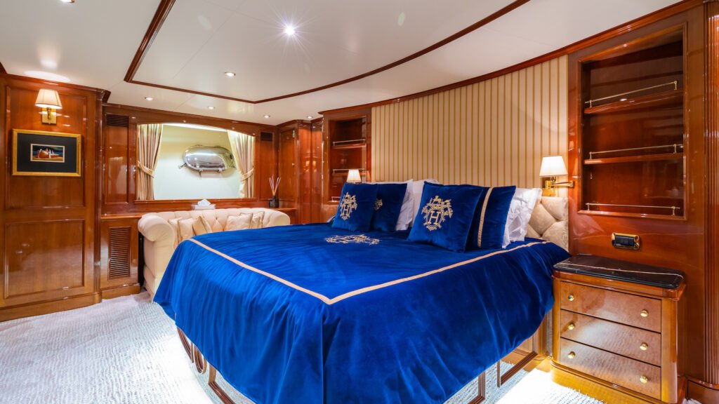 Amadea yacht for charter - image 08