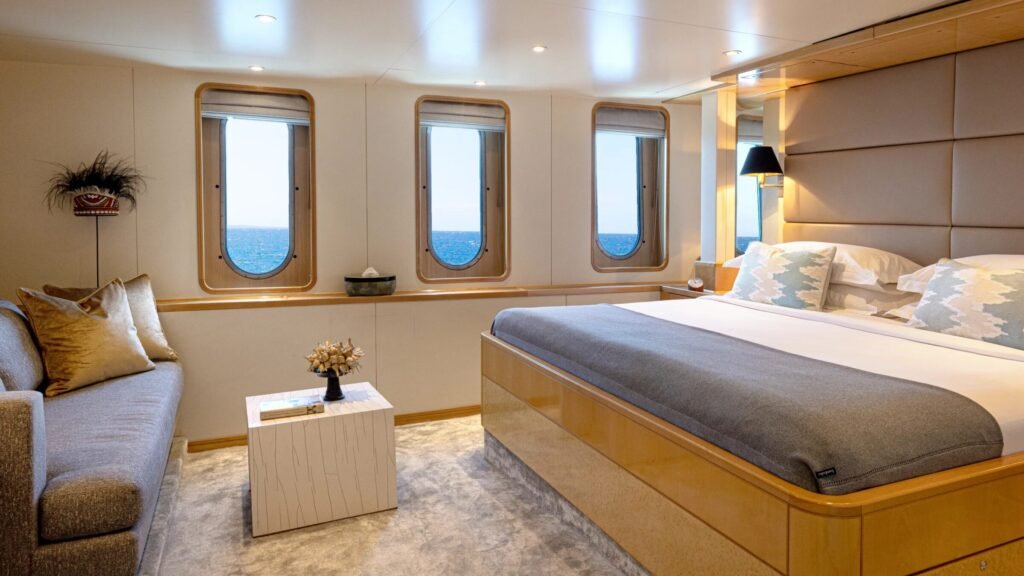 Aqua Blu - Brooke Marine 60m charter yacht - image 17