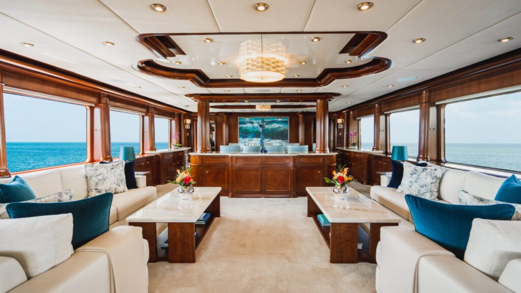 AQUASITION - Main Saloon