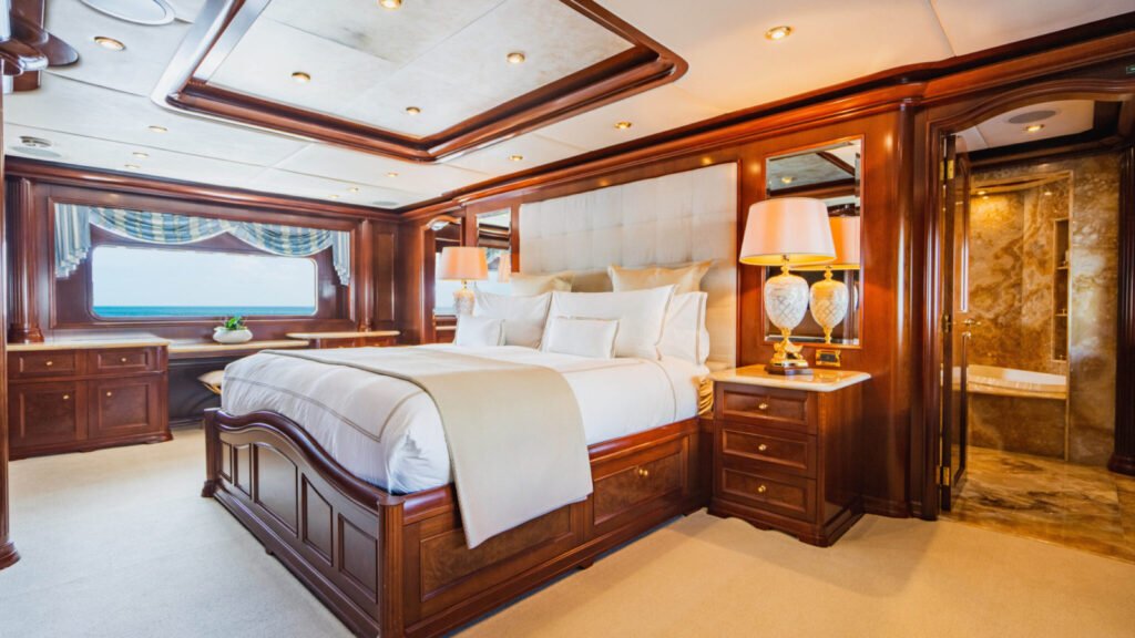 AQUASITION - Master Suite