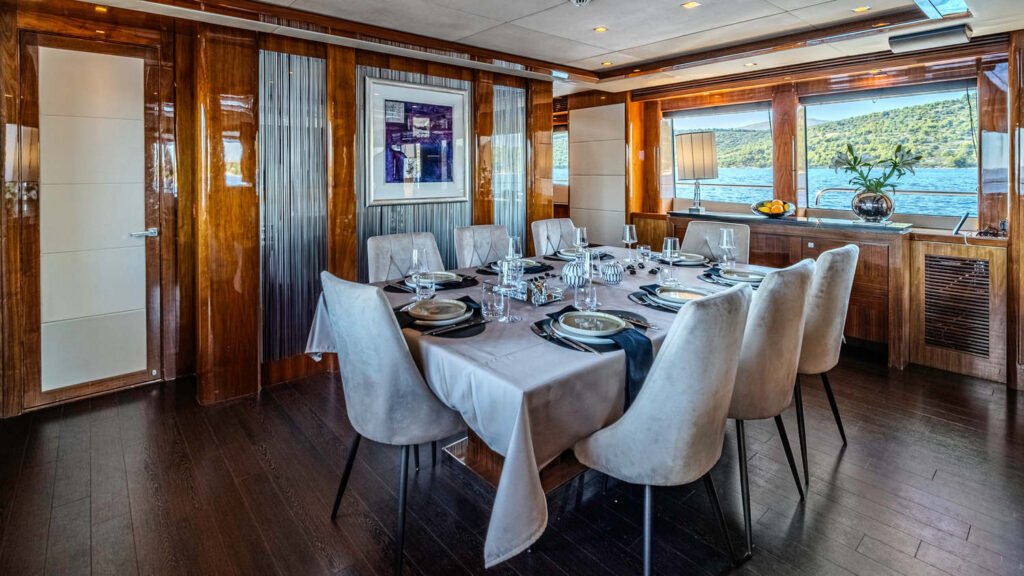 Arago - Yacht Arago formal dining set