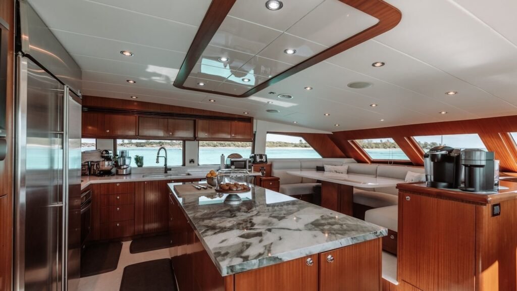BEACHFRONT - Yacht Beachfront galley and salon