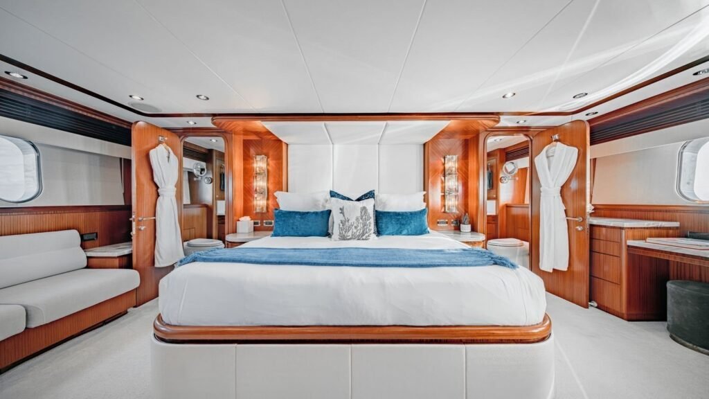 BEACHFRONT - Yacht Beachfront master stateroom king bed