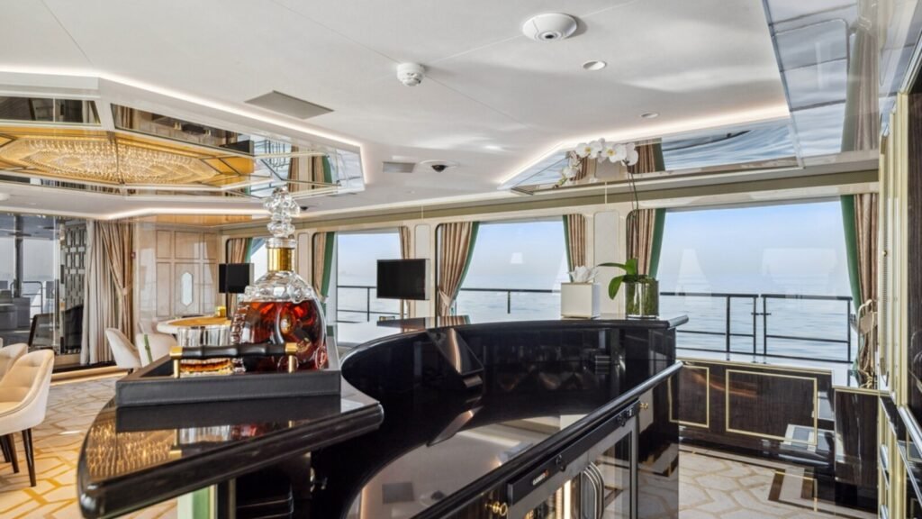 Benetti 49.98m motor yacht BOMBAY for charter