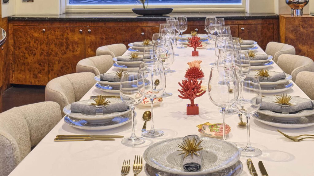 Brooklyn Formal dining table