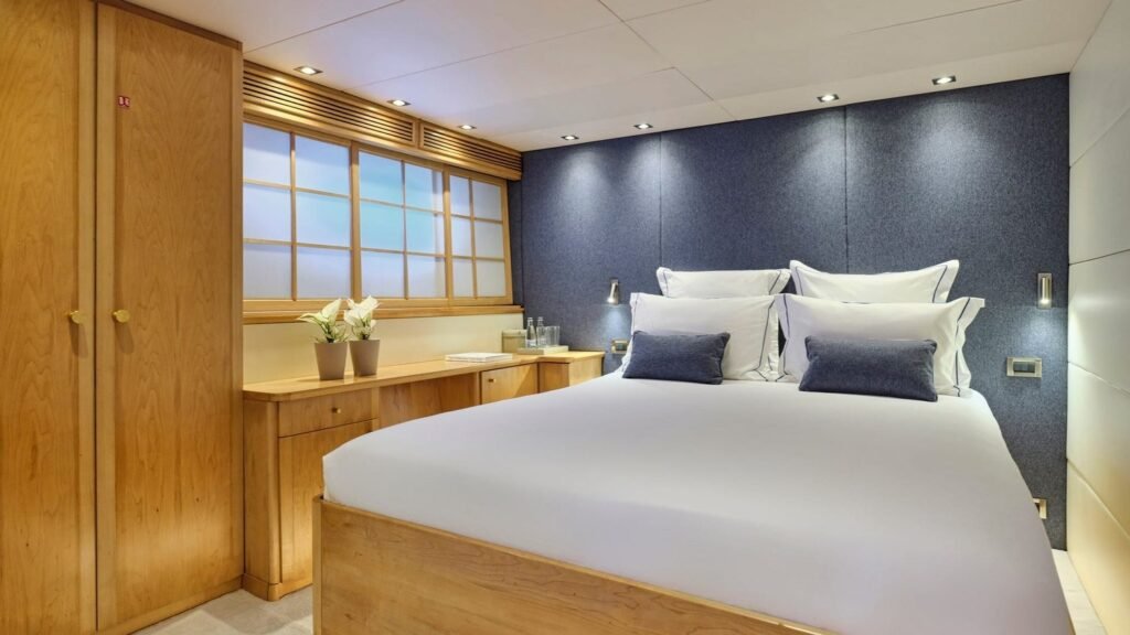 Brooklyn Double cabin blue headboard
