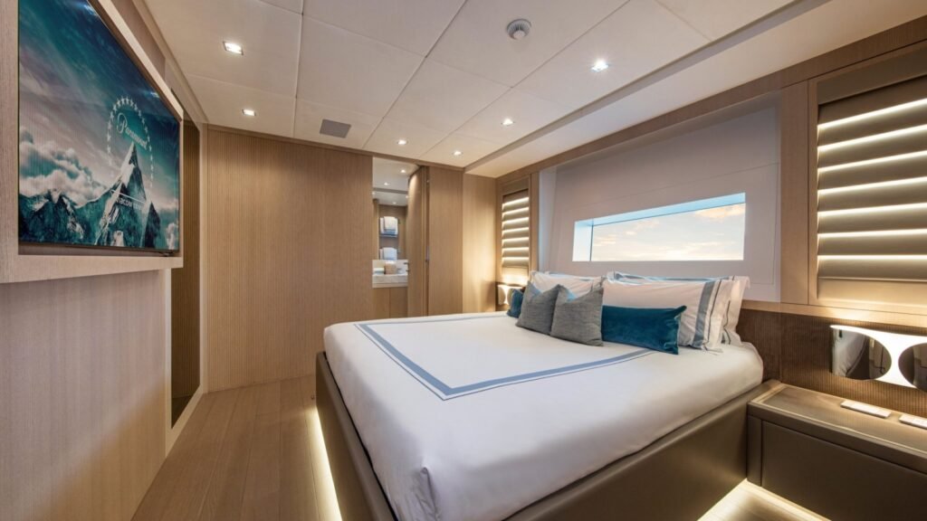Double cabin