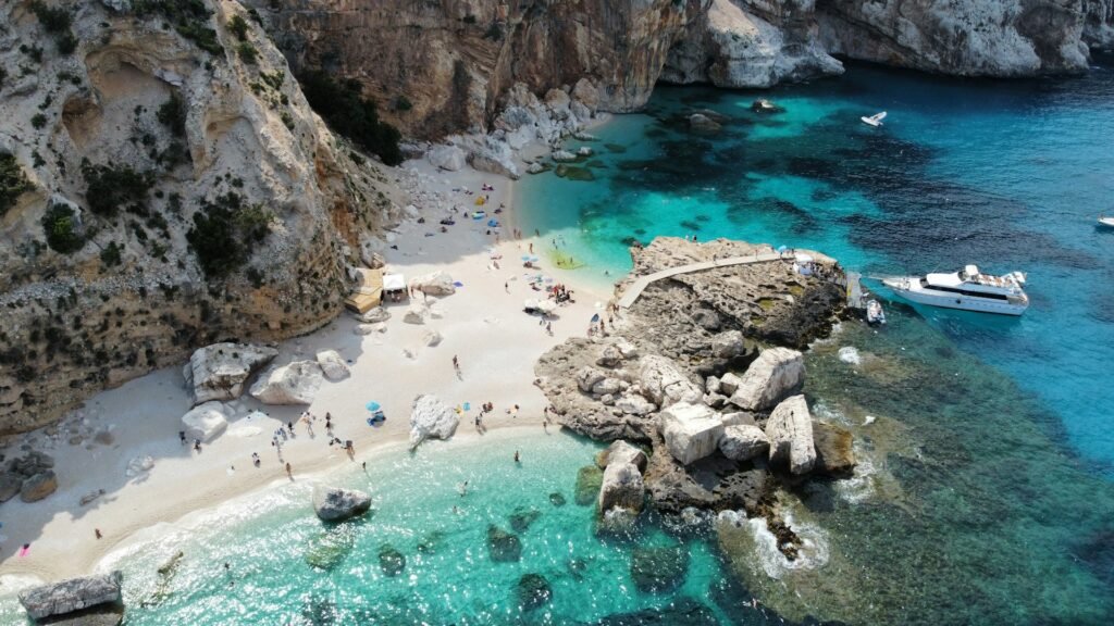 Cavallo Yacht Charter