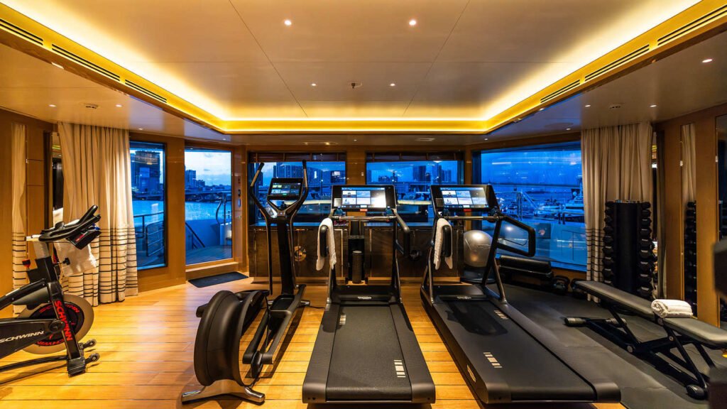 CC Summer - Yacht CC-Summer gym treadmills harbour view