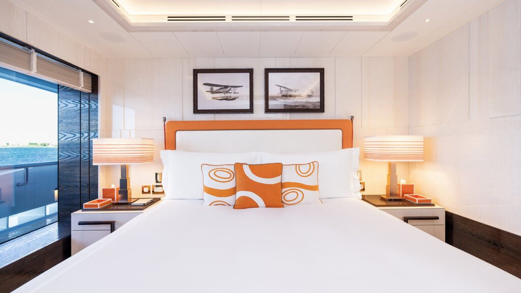 CC Summer - Yacht CC-Summer VIP cabin orange accents