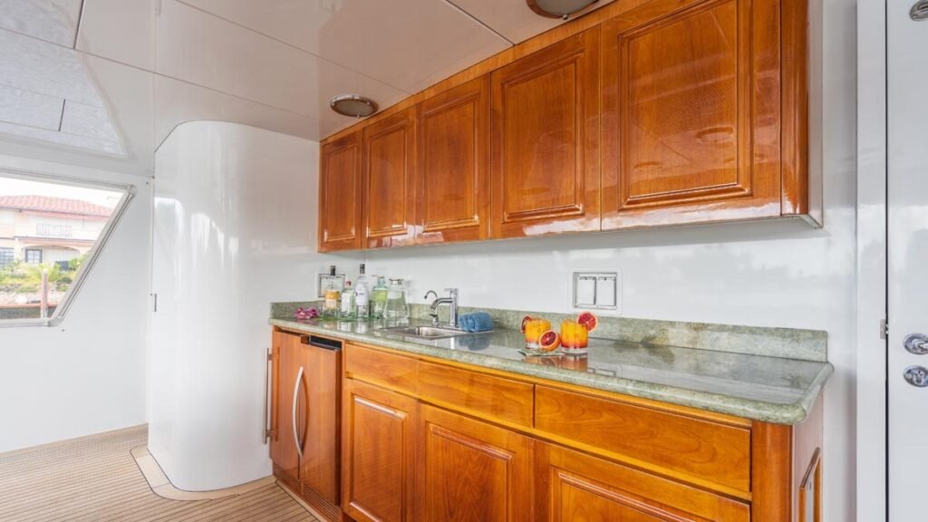 CHANSON - Pantry and Service Bar