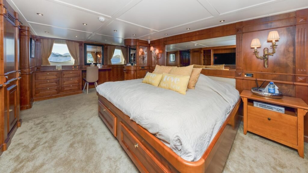 Chantal, 38.74m Global Engineering classic charter yacht (view 23)