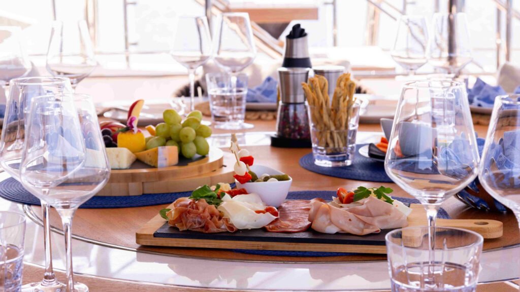 CHARADE charter yacht — dining area
