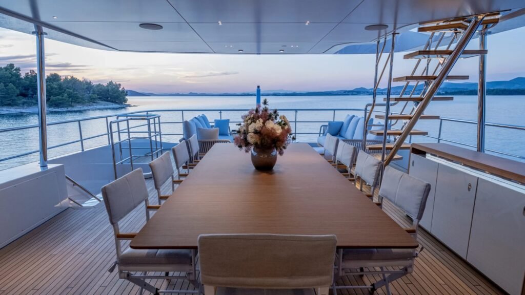 Dawo - Benetti 36m charter yacht - image 7