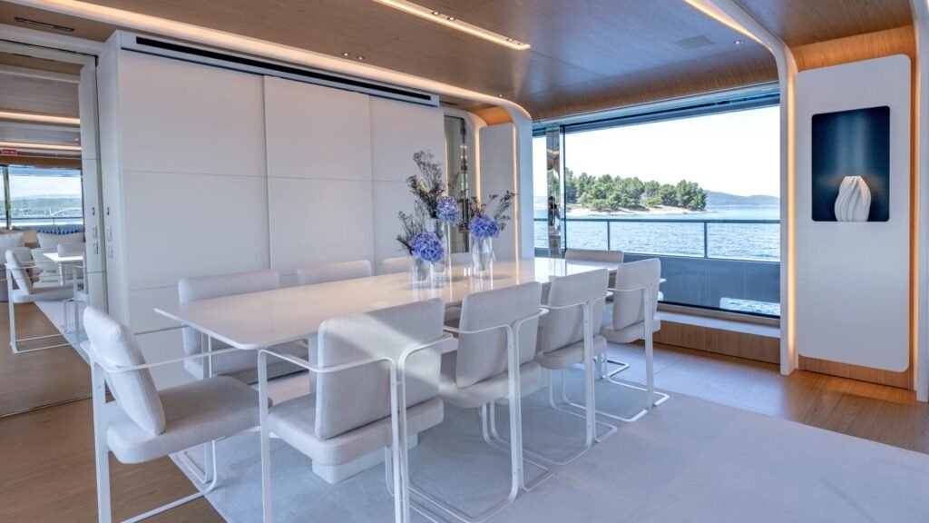 Dawo - Benetti 36m charter yacht - image 13