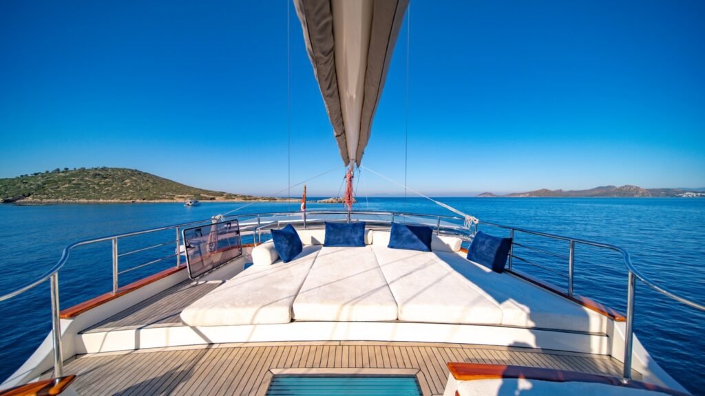 crewed sailing yacht Monaco, rig and bow profile
