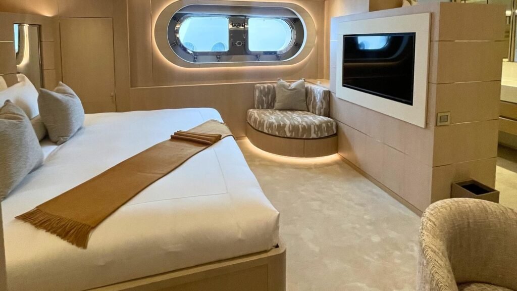 ELENI guest double cabin