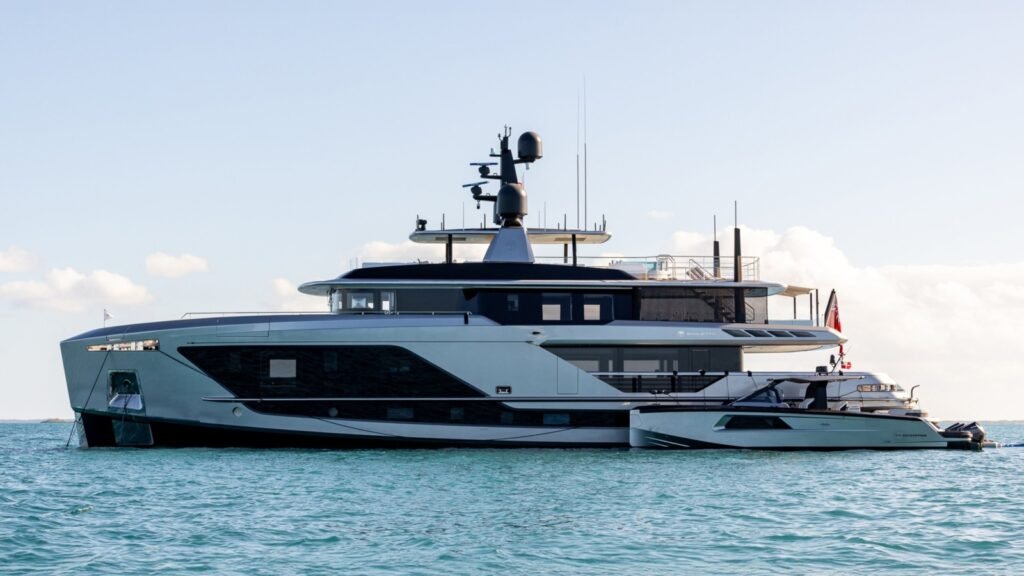 Baglietto charter Porto Vecchio, deck view in Corsican waters
