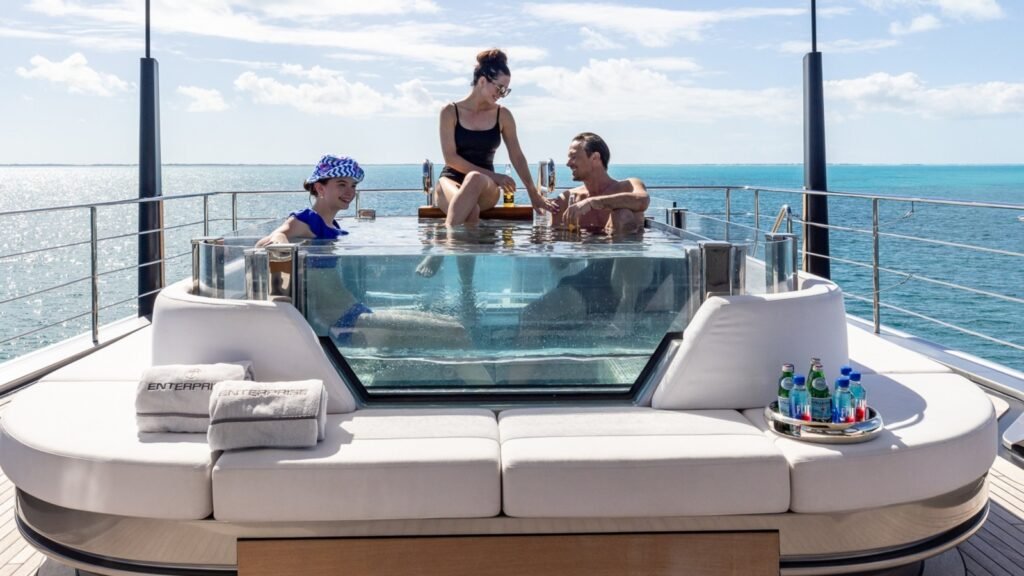 Enterprise - Sun deck jacuzzi