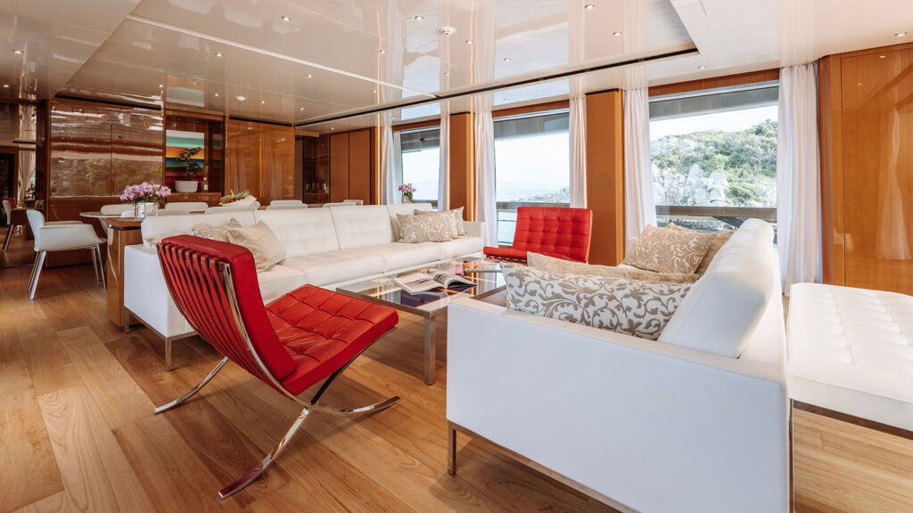 Erolia, 38.36m Custom Line 120 charter yacht (view 25)
