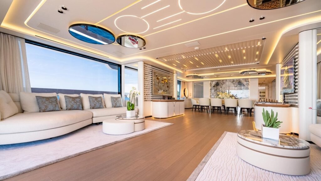 Eva4Eva, Mangusta Oceano 44 motor yacht (view 8)