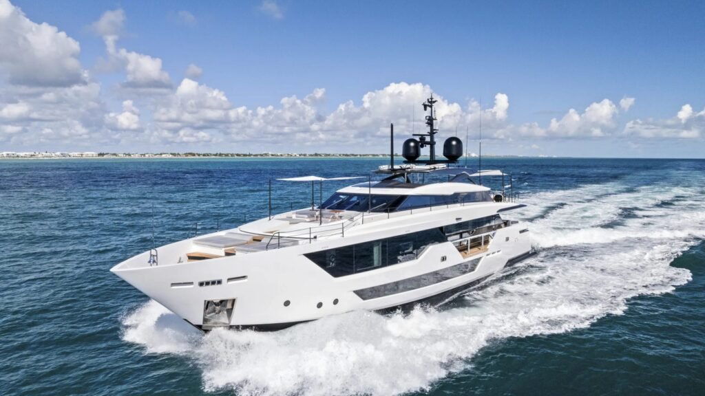 Custom Line charter yacht Italy, exterior profile at speed