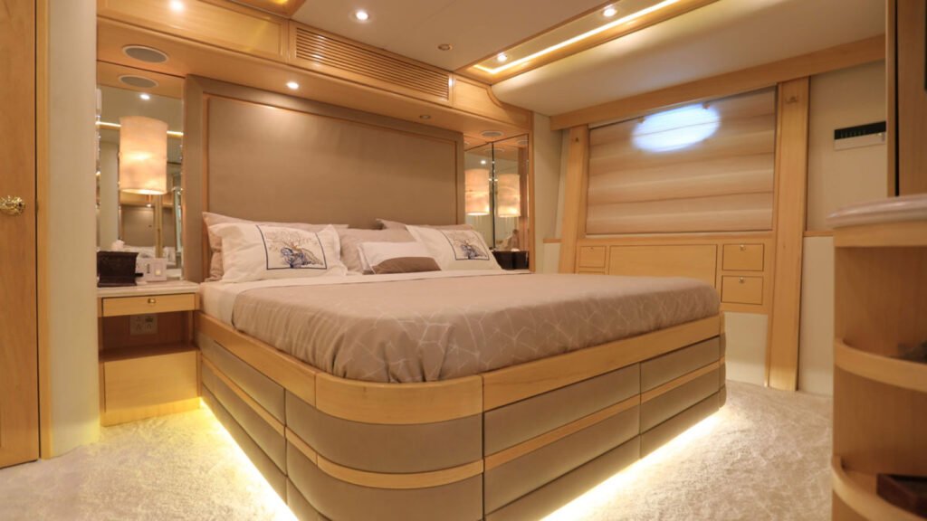 Forty Love master cabin