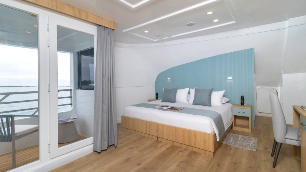 Balcony suite double bedroom balcony
