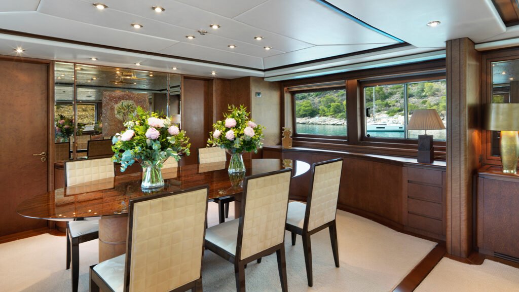 IDYLLE formal dining table