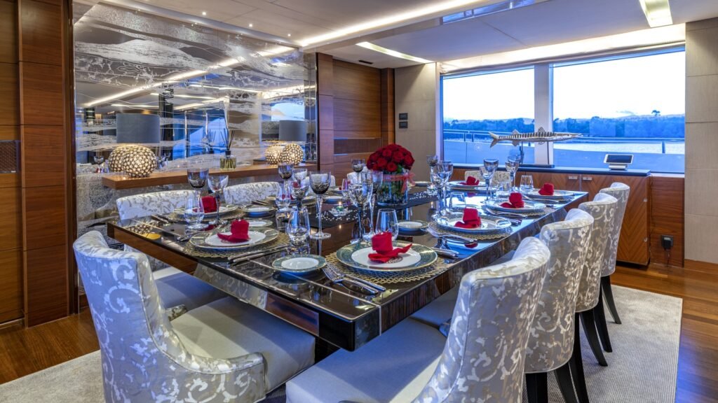Motor yacht IMPERIAL PRINCESS BEATRICE, 40m Princess (view 10)
