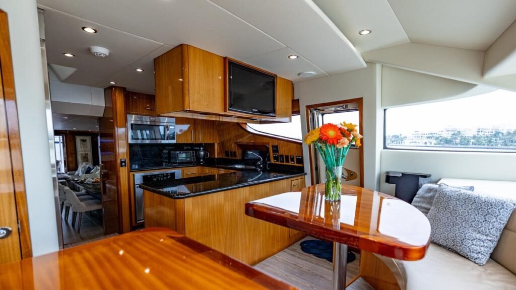 INDY - Galley and Dinette