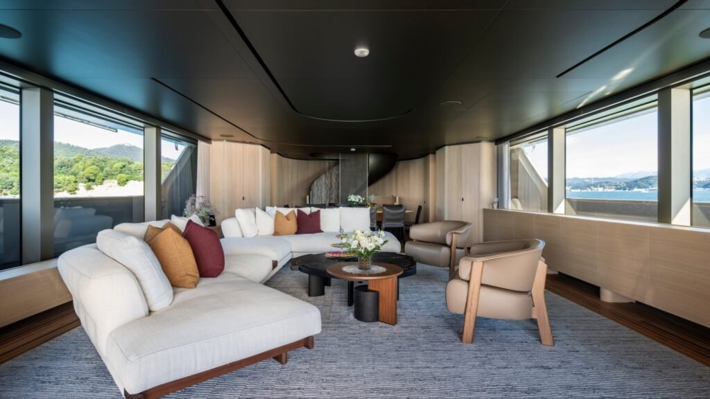 Ins Land - Main deck lounge