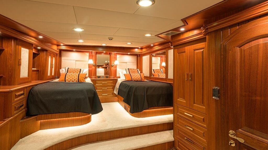 Kaptan Kadir luxury charter yacht