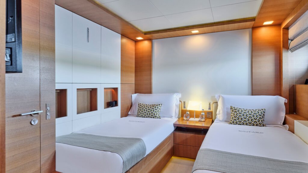 Kintaro, 38.1m Cantieri di Pisa Akhir charter yacht (view 38)