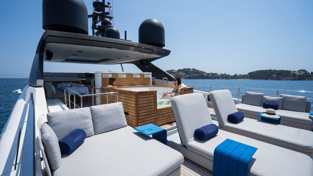 KRISTO - Yacht Kristo sundeck Jacuzzi