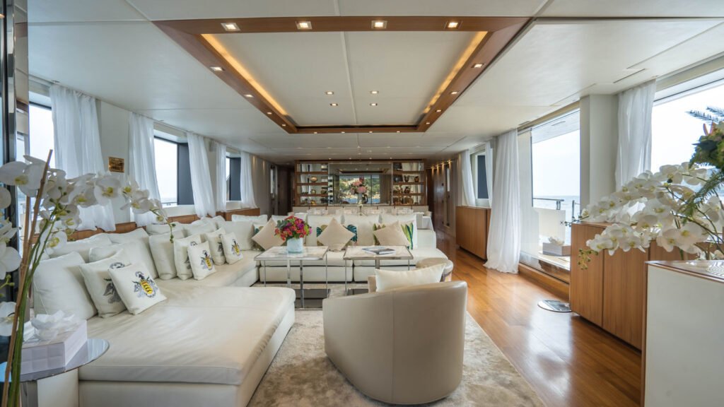 KRISTO - Yacht Kristo salon lounge