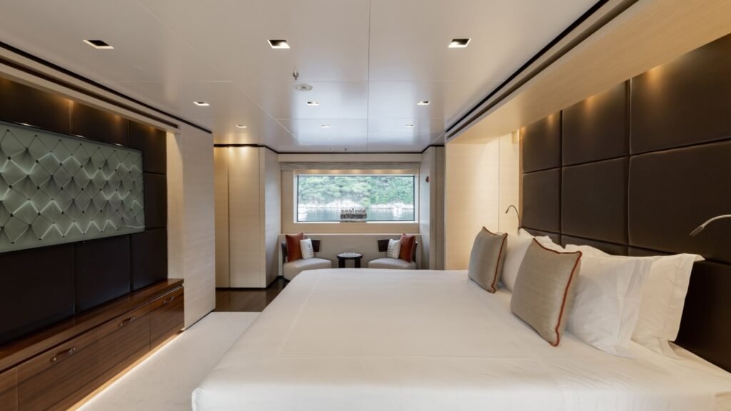Main deck master cabin