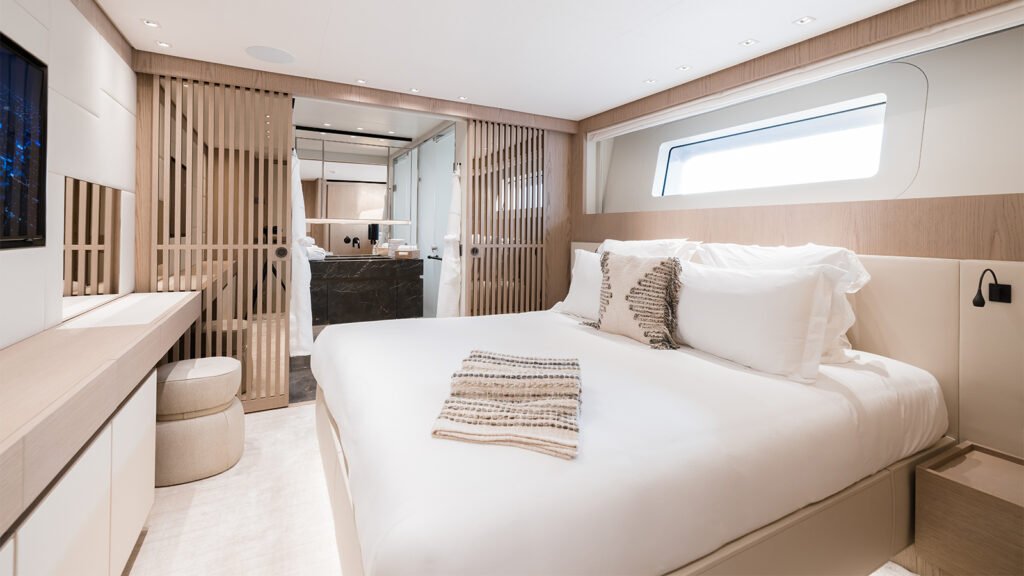 Les Bruxellois, 38.4m Sanlorenzo SD126 charter yacht (view 40)