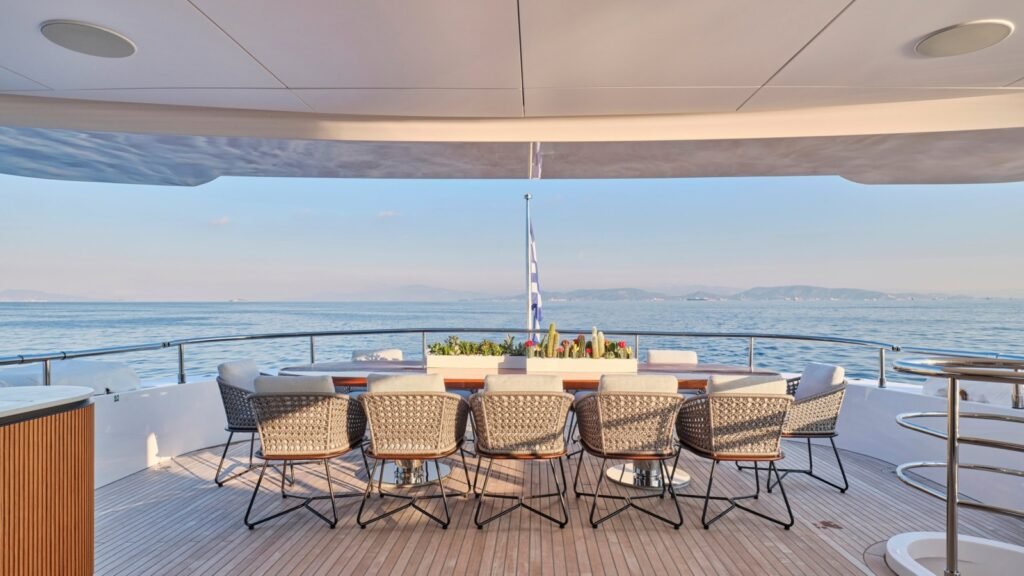 Maestro - Upper deck aft dining