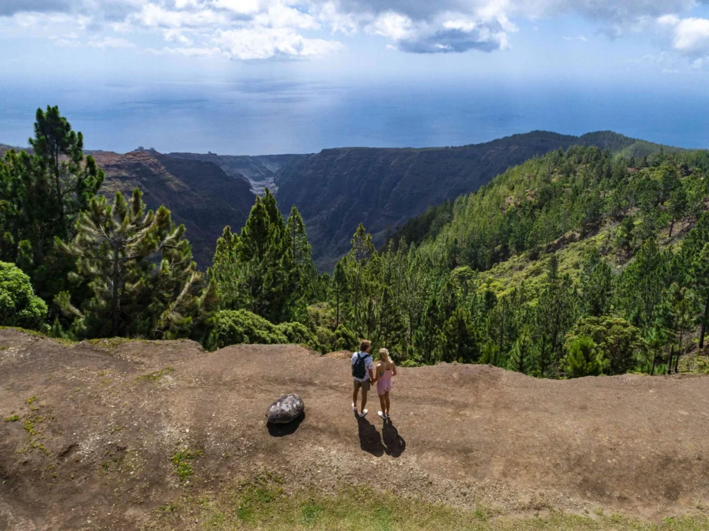 Marquesas yacht charter cruising