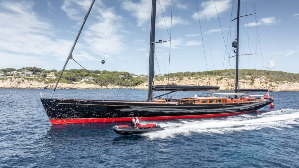 60m charter yacht in Cannes, exterior profile at anchor