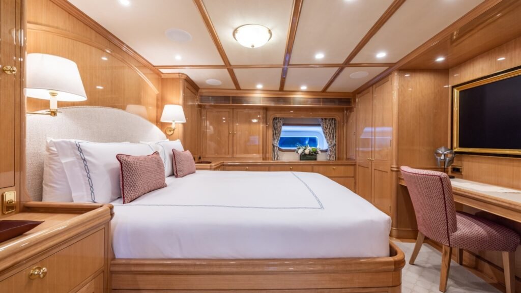 MAXIMUS, 59m Vitters sailing charter yacht - Master cabin