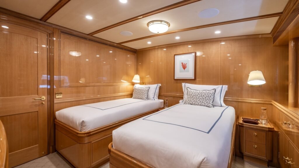 MAXIMUS, 59m Vitters sailing charter yacht - Convertible double/twin cabin