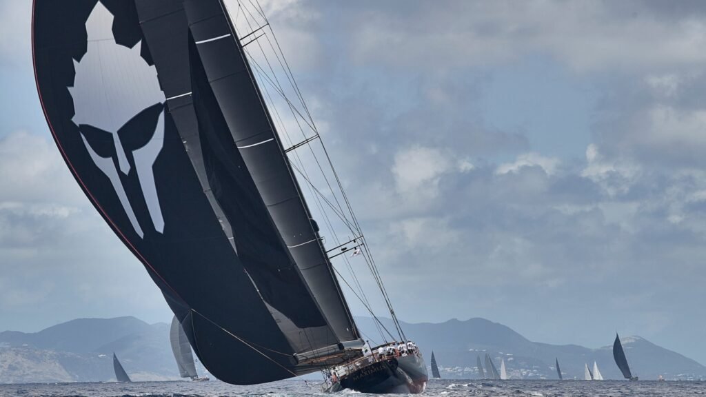East Coast Italy Sailing, exterior profile