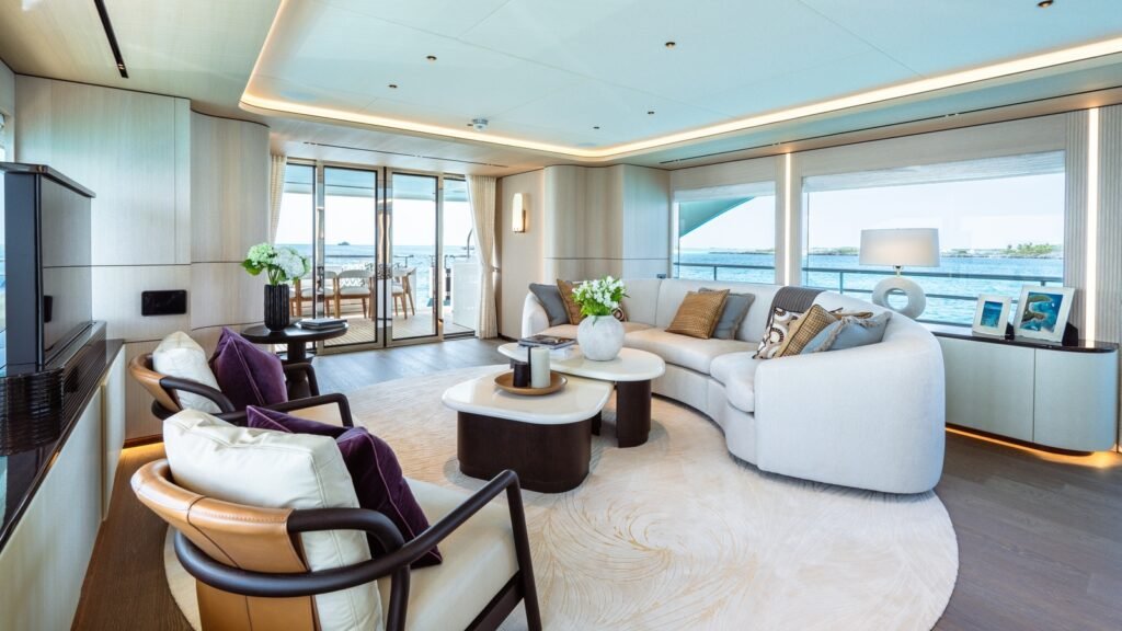 MIDNIGHT SAGA - main deck saloon, second view
