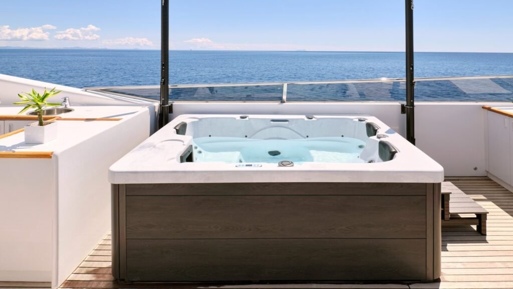 MOBIUS - Yacht Mobius sun deck Jacuzzi lifestyle