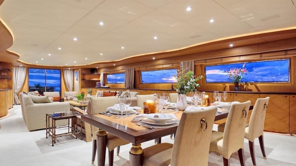 MOBIUS - Yacht Mobius salon formal dining