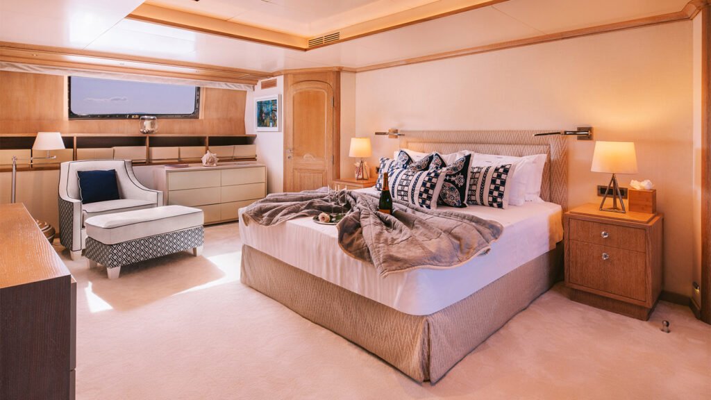 Natalia V, Picchiotti 45m motor yacht (view 14)